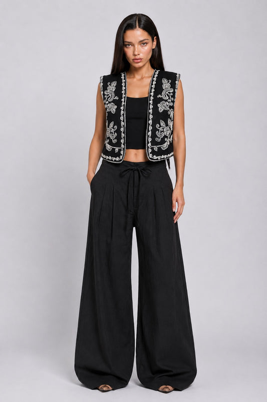 Black - Arabesque Embroidered Linen Set