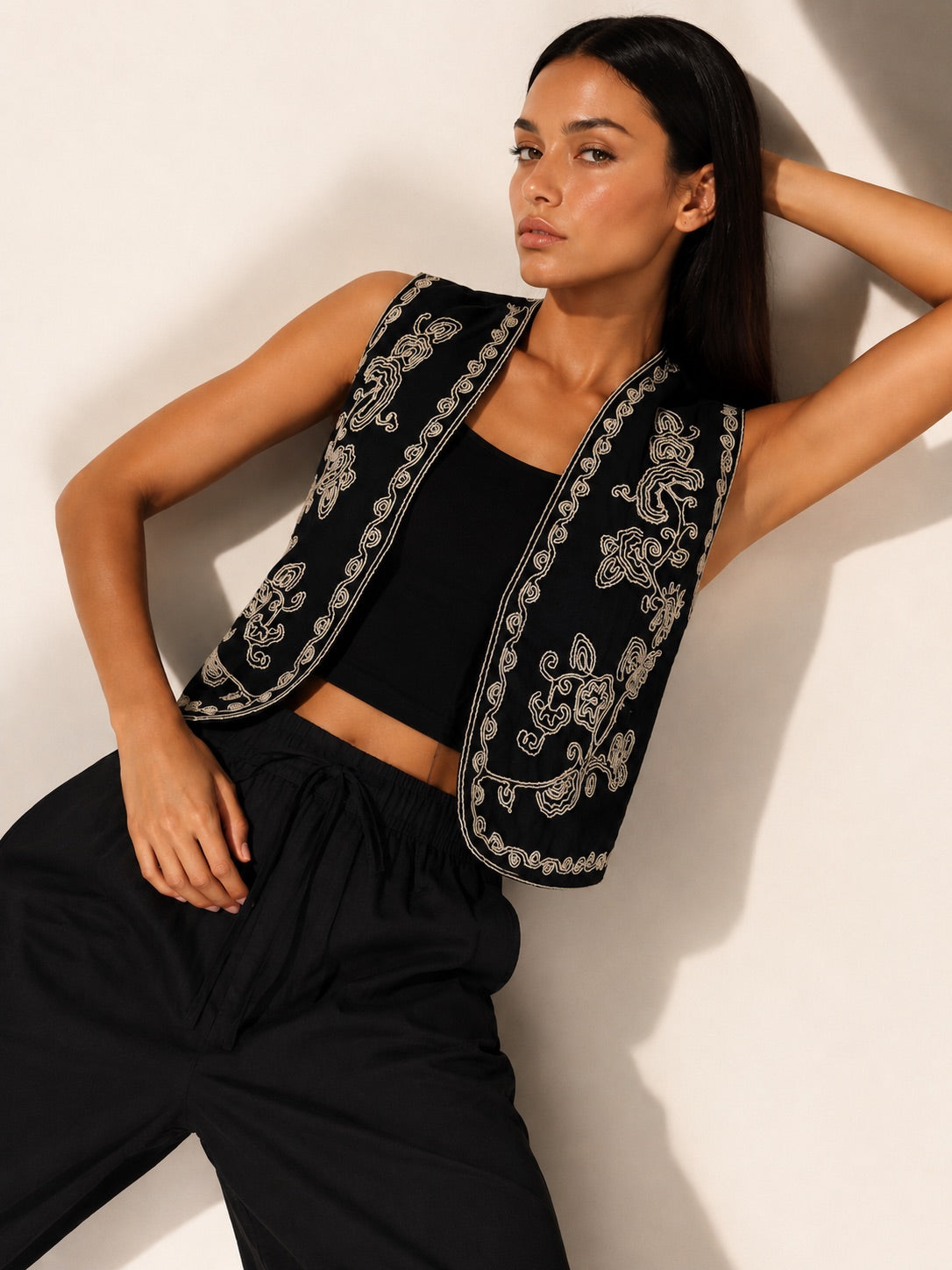 Black - Arabesque Embroidered Linen Set
