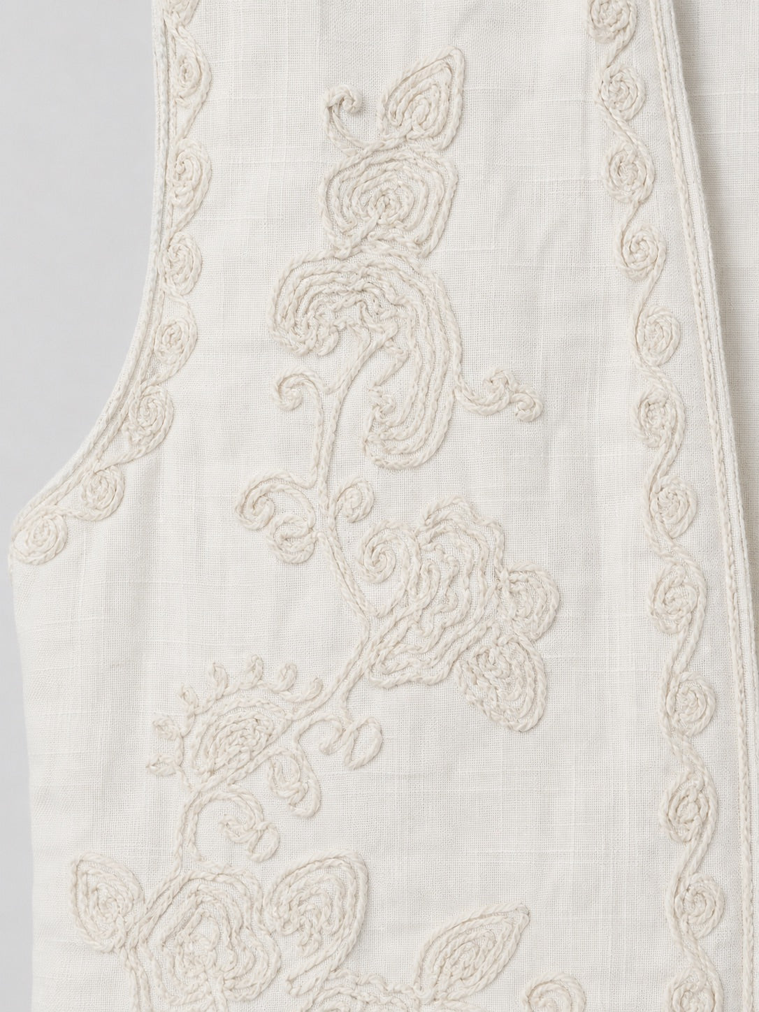 Off-White Arabesque Embroidered Linen Set